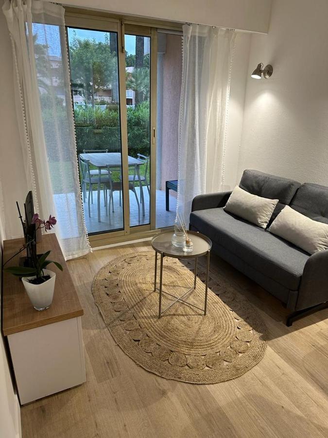 Appartement Avec Piscine 5 Min A Pieds Des Plages Валлорис Экстерьер фото